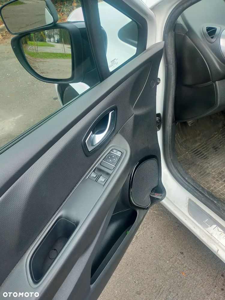 Renault Clio 1.2 16V Limited - 10