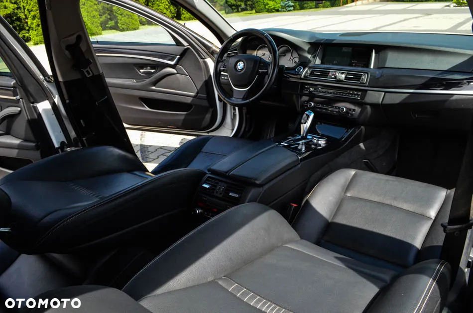 BMW Seria 5 520d Touring Luxury Line - 33