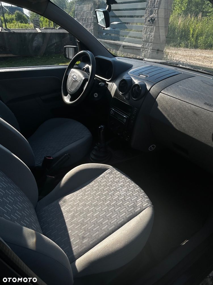 Ford Fusion 1.4 Ambiente - 8