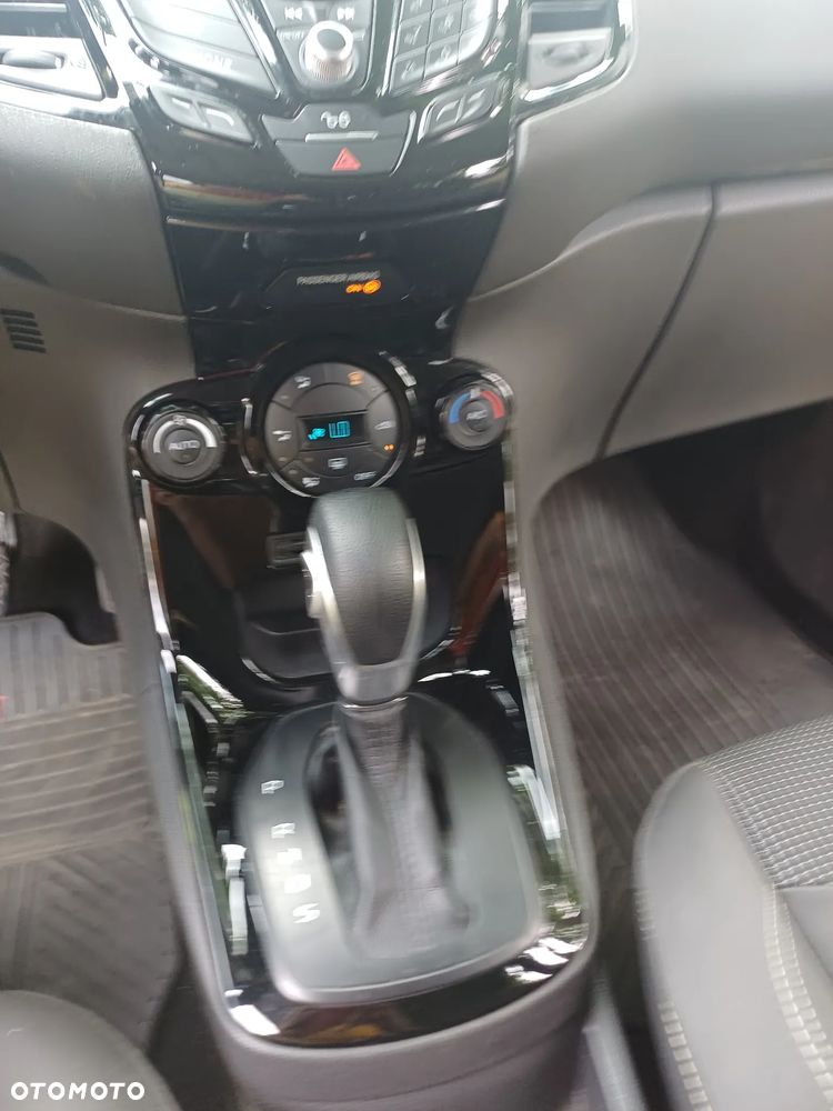 Ford Fiesta 1.0 EcoBoost S&S TITANIUM - 12