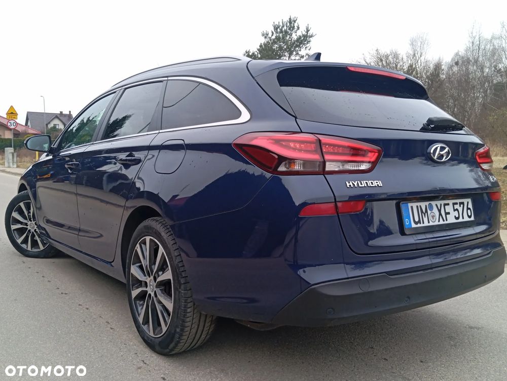 Hyundai i30 blue 1.6 CRDi Premium - 20