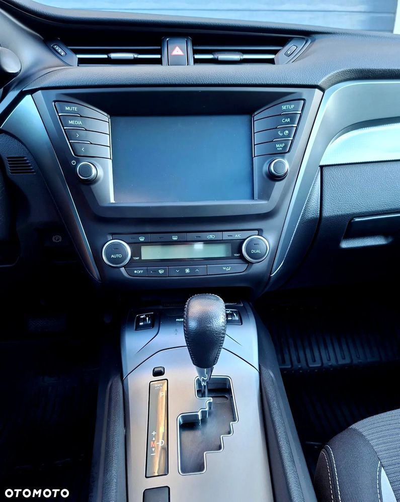 Toyota Avensis 1.8 Premium MS - 26