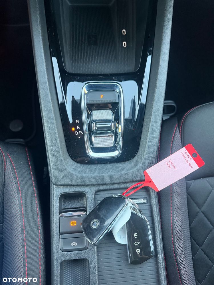 Skoda Octavia 2.0 TDI DSG RS - 17