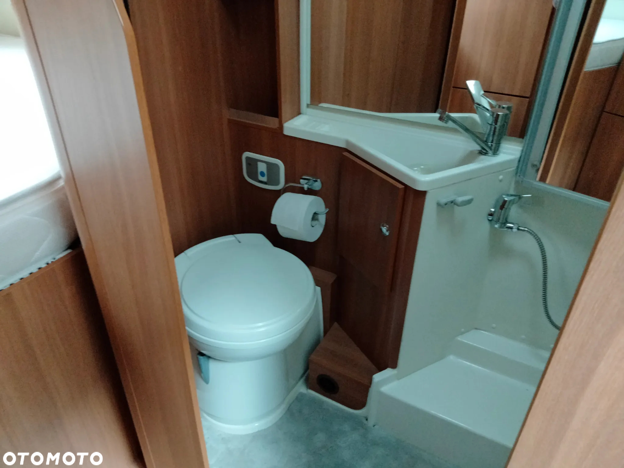 Eura Mobil ACTIVA ONE 690 HB - 17