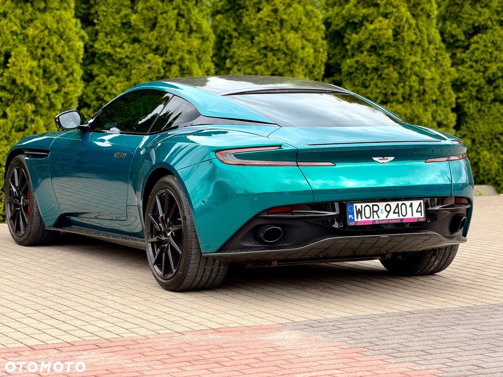 Aston Martin DB11 - 16