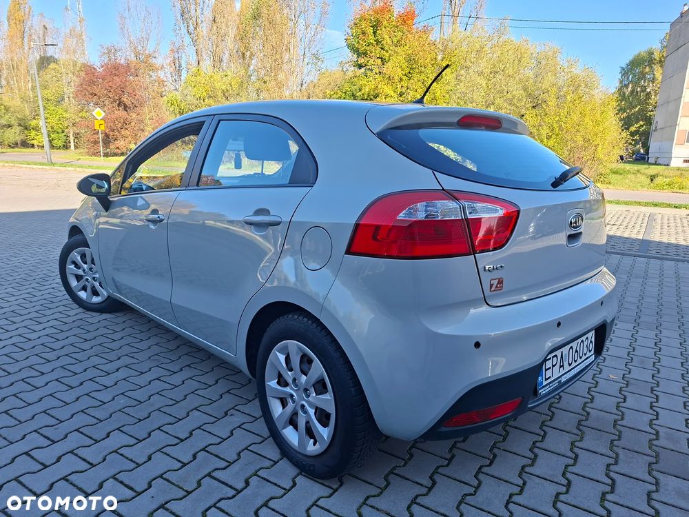 Kia Rio 2011 photo 4
