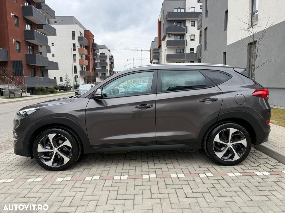 Hyundai Tucson 2.0 CRDI 4WD Automatik Style - 28