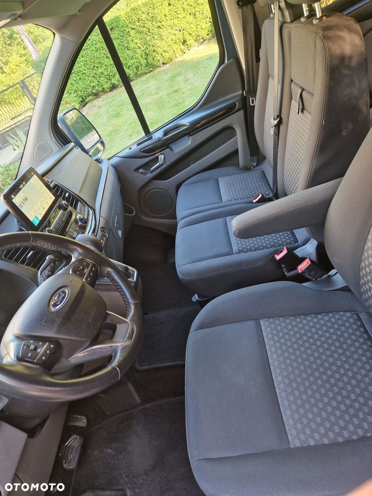 Ford Tourneo Custom - 15