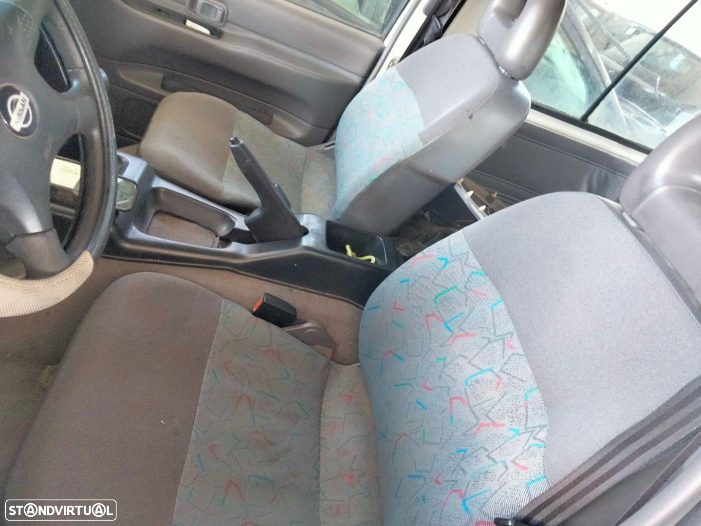 Nissan Vanette 2.3D de 2001 disponível para peças - 8