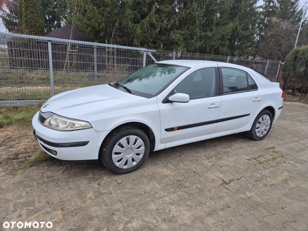 Renault Laguna 1.8 Concorde - 16