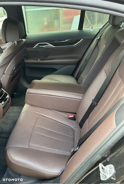 BMW Seria 7 740d xDrive - 30