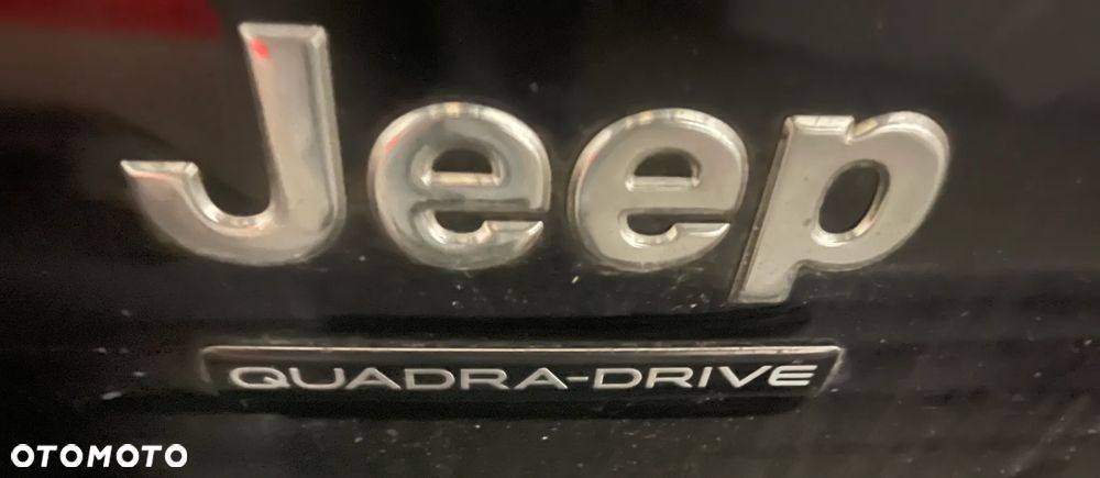 Jeep Grand Cherokee - 16