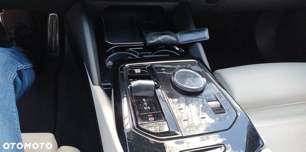 BMW Seria 5 520i mHEV - 8