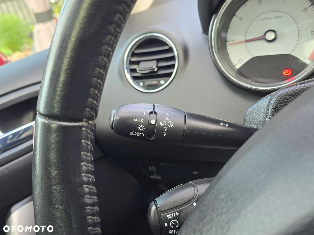Peugeot 308 1.6 Premium Plus - 32
