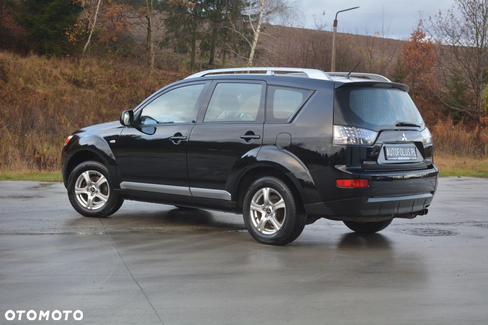 Mitsubishi Outlander - 16