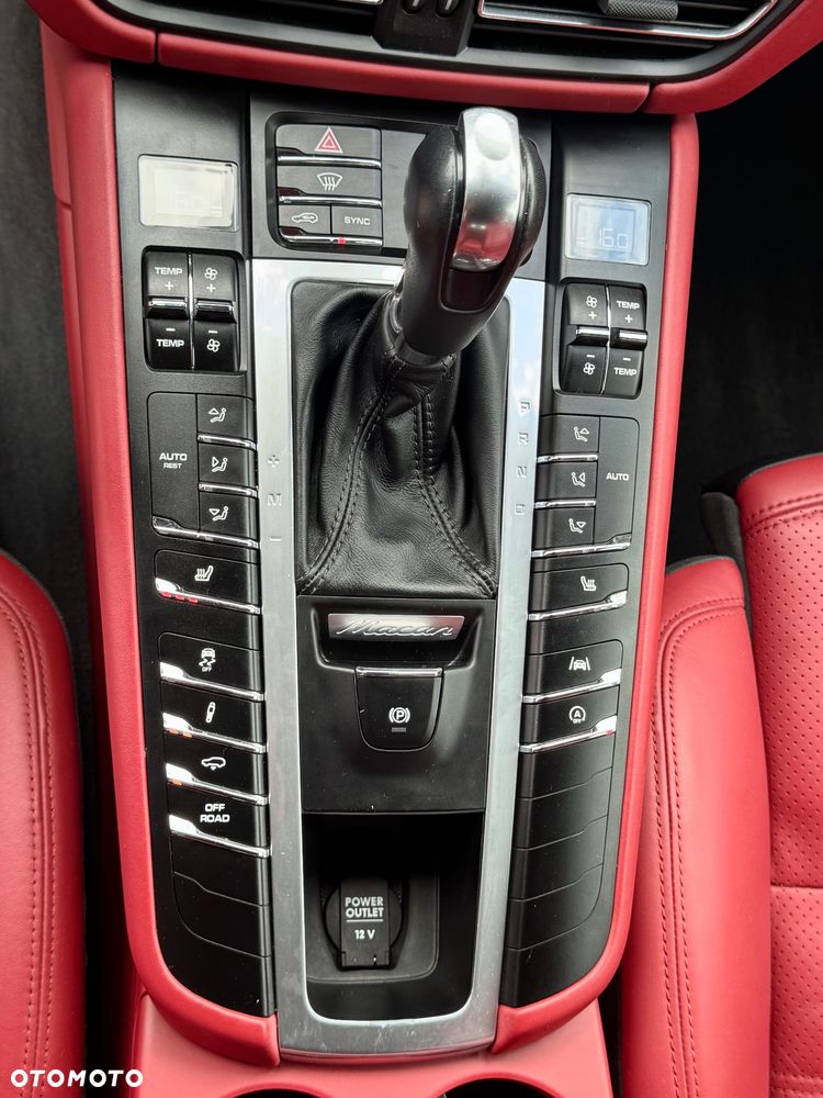 Porsche Macan - 26