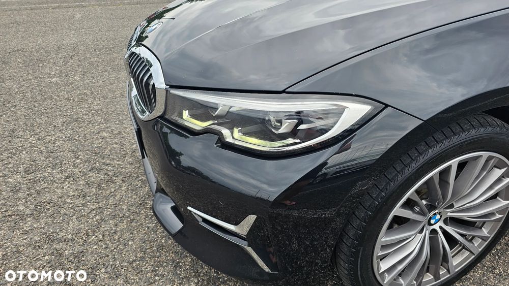 BMW Seria 3 320d xDrive Luxury Line - 9
