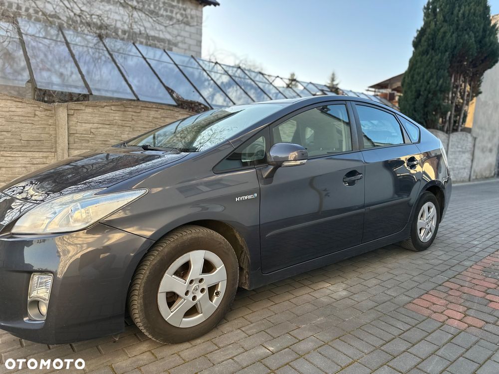 Toyota Prius (Hybrid) Life - 2