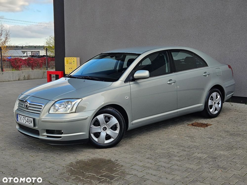 Toyota Avensis - 17