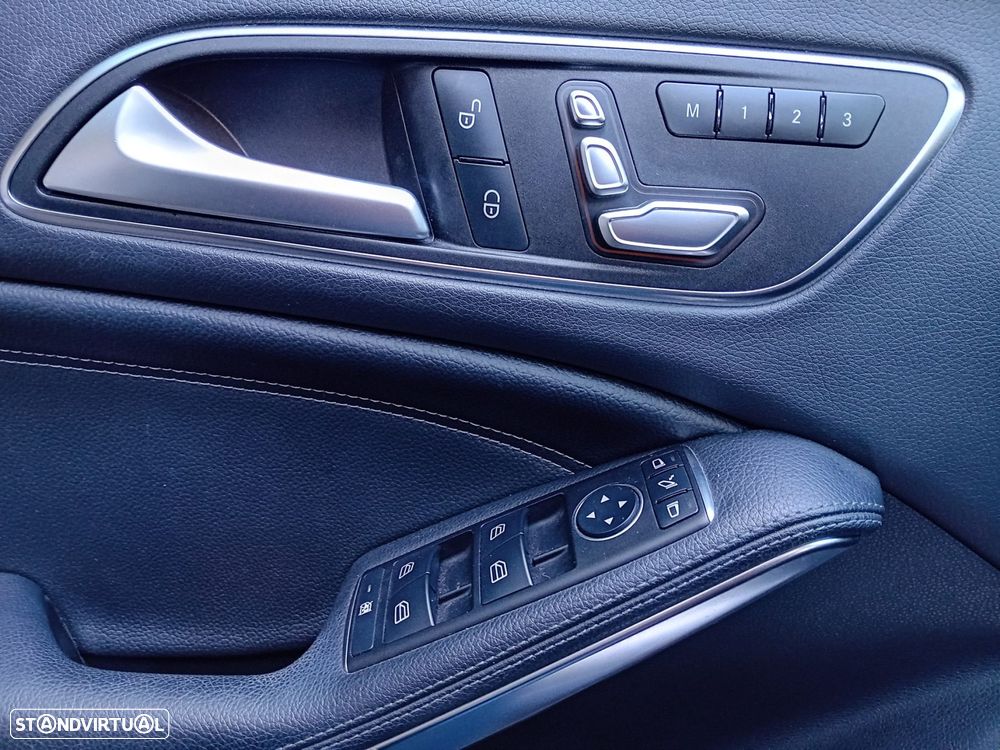 Mercedes-Benz CLA 180 7G-DCT UrbanStyle Edition - 18