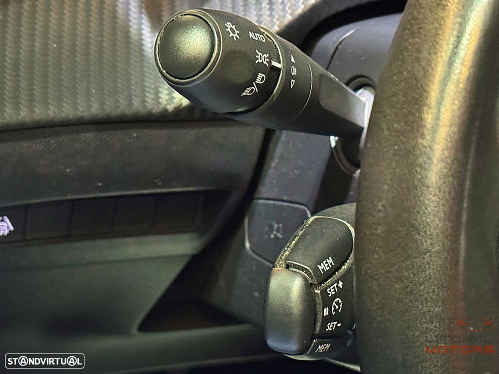 Peugeot 2008 1.2 PureTech Allure Pack - 24