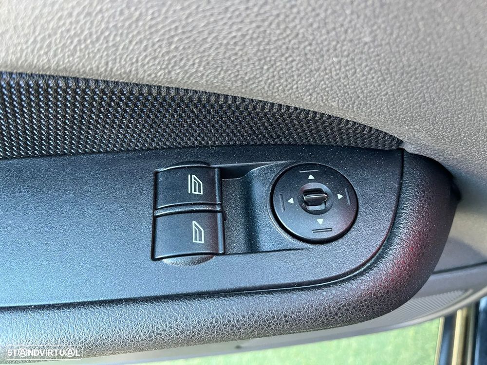 Ford Focus SW 1.6 TDCi Titanium - 16