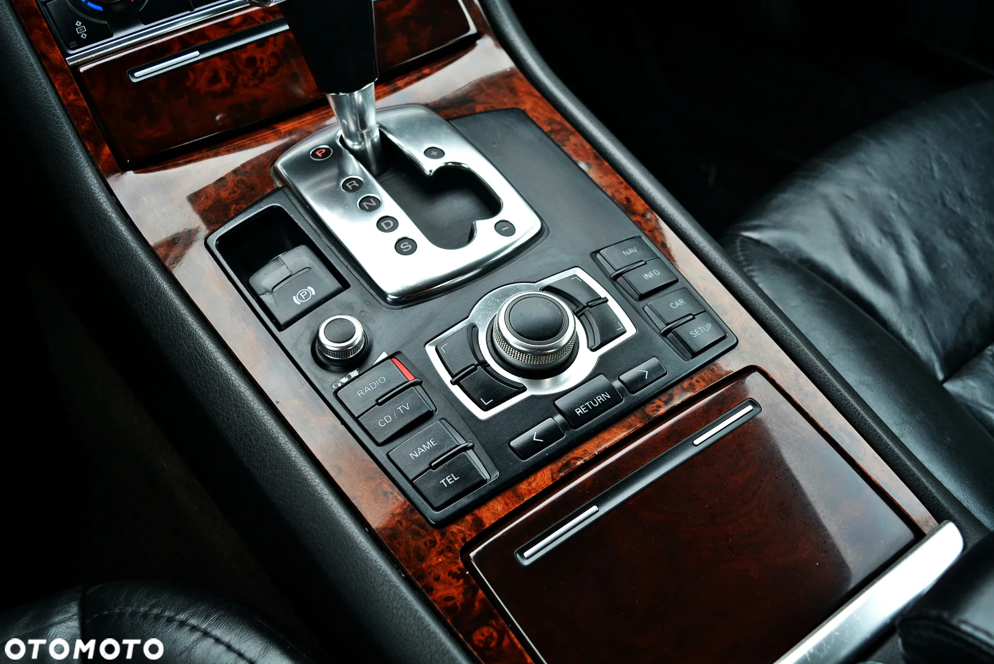 Audi A8 4.2 Quattro - 27