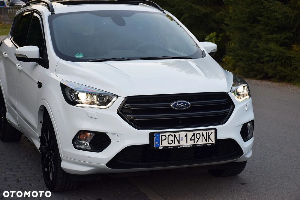 Ford Kuga 1.5 EcoBoost 2x4 Titanium - 1