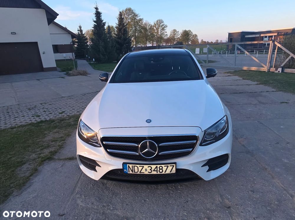 Mercedes-Benz Klasa E 200 4-Matic 9G-TRONIC - 1