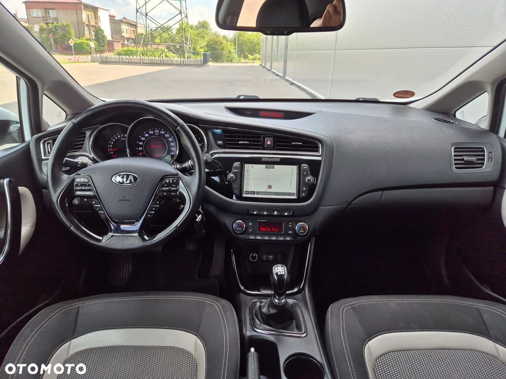 Kia Ceed 1.4 CVVT Dream-Team Edition - 18