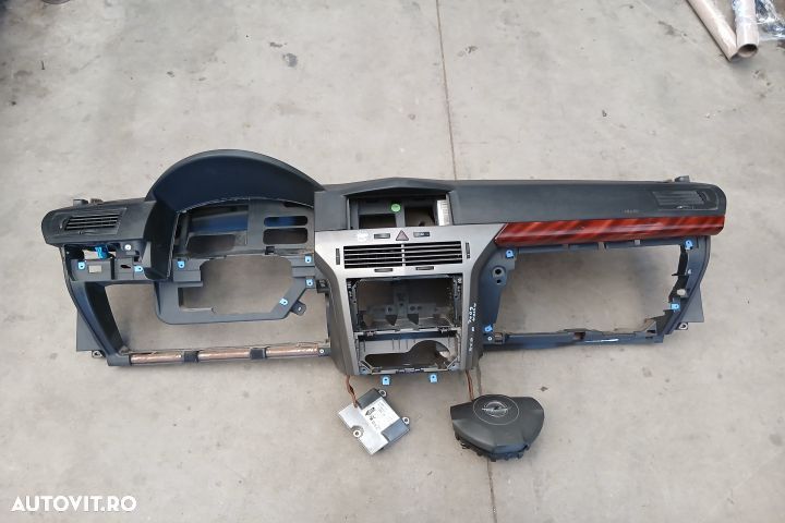 Plansa bord 13168455 13191825 13168455 13191825 Opel Astra H [2004 - - 1