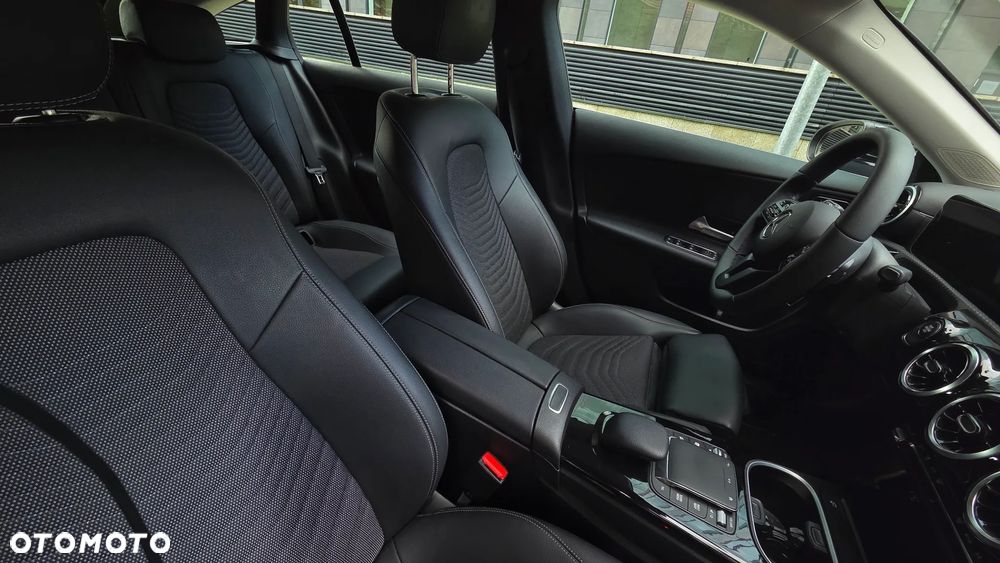 Mercedes-Benz CLA 250 e PHEV 8G-DCT - 14