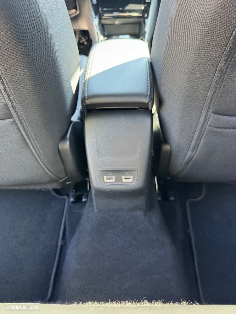 Peugeot e-2008 54 kWh Allure - 43