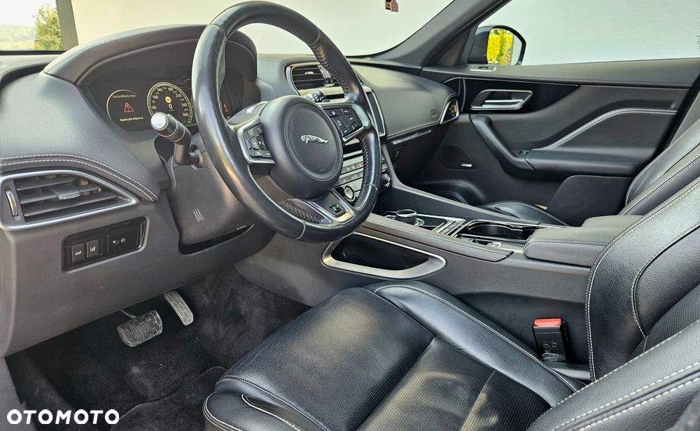 Jaguar F-Pace - 20