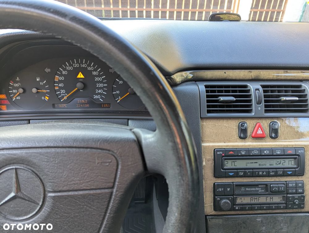 Mercedes-Benz Klasa E 250 TD Avantgarde - 10