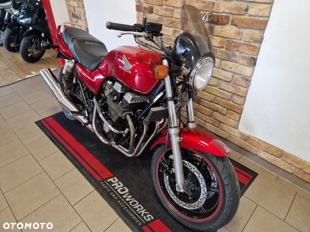 Honda CB - 1