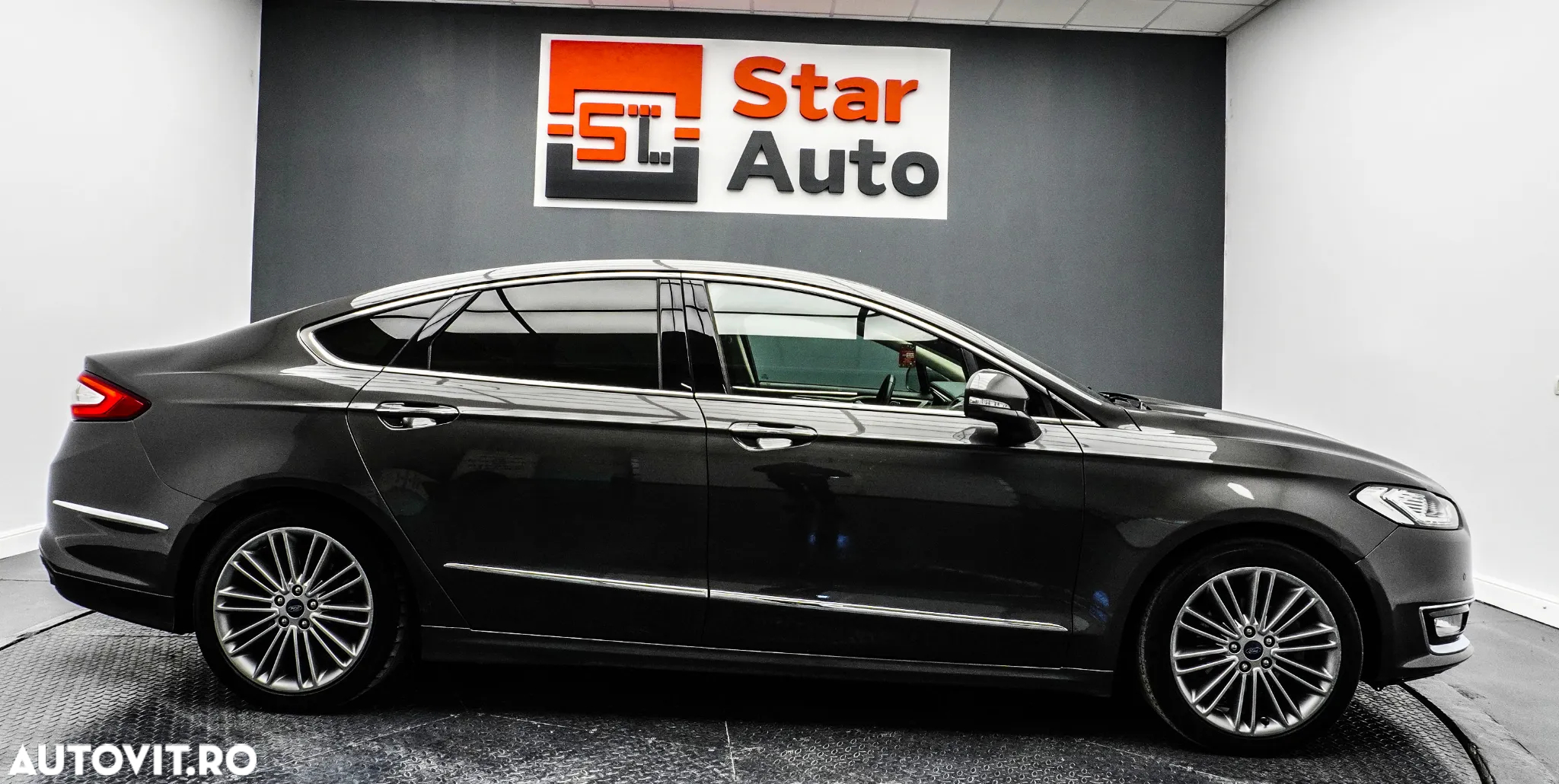 Ford Mondeo Vignale 2.0 Hybrid - 11