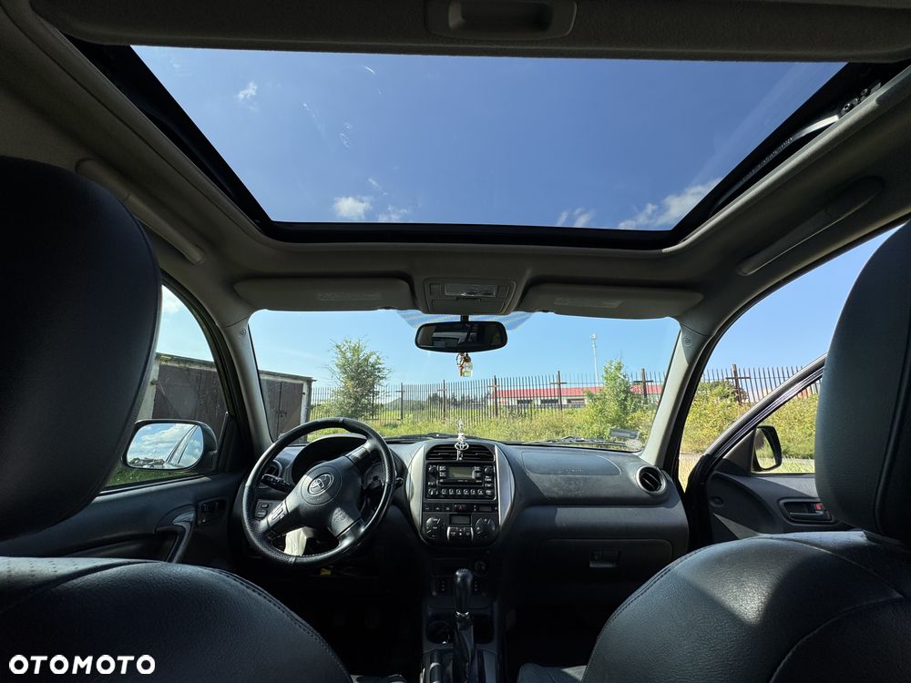 Toyota RAV4 - 6