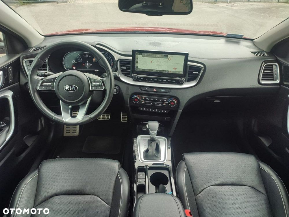 Kia XCeed - 25
