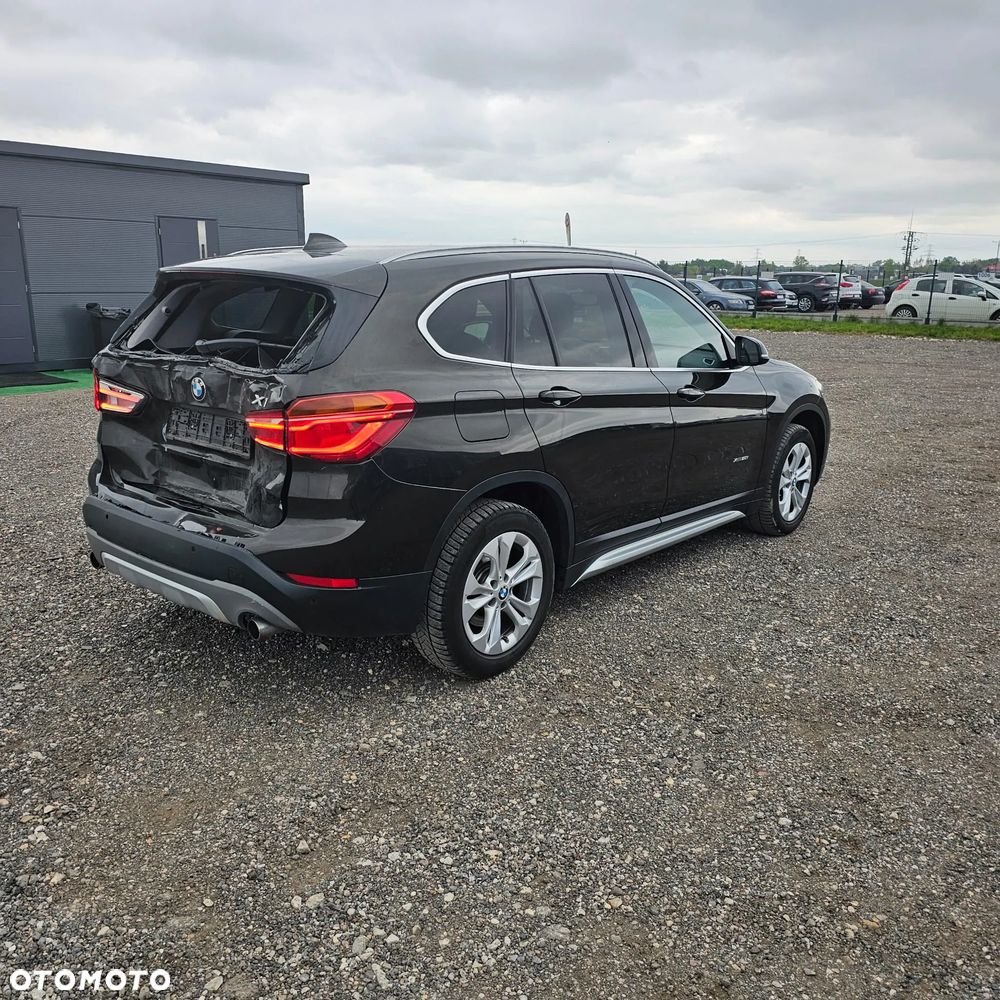 BMW X1 xDrive20i Sport Line - 5
