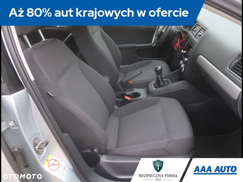 Volkswagen Jetta - 10