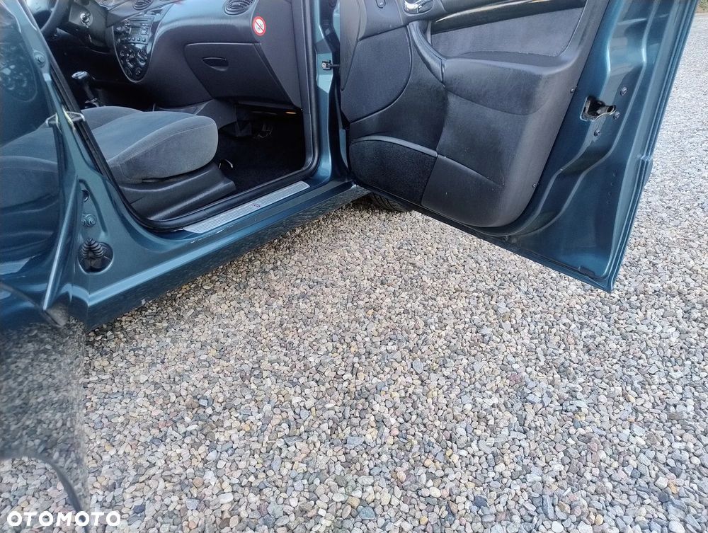 Ford Focus - 16