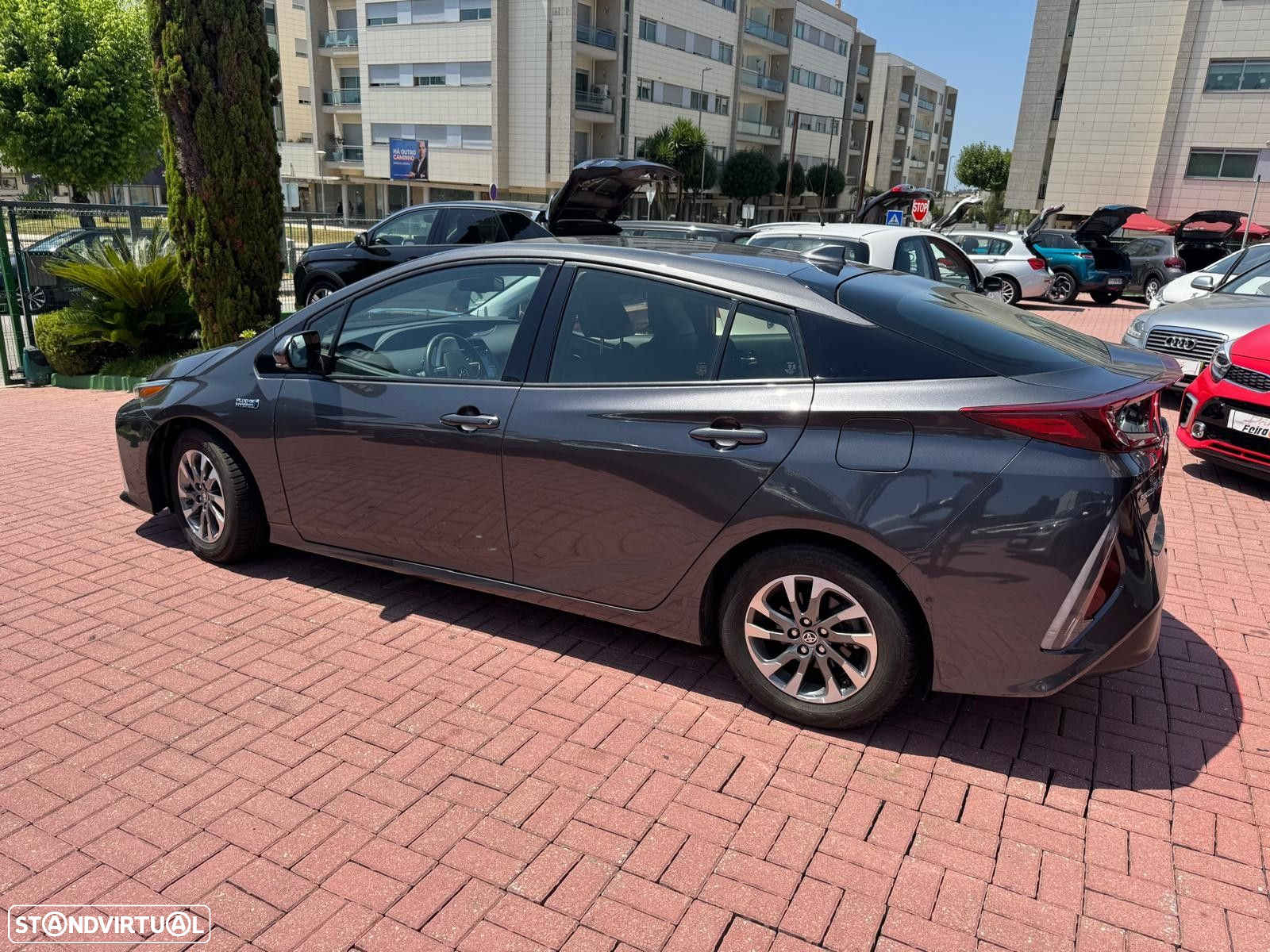 Toyota Prius 1.8 Plug-In Premium - 6