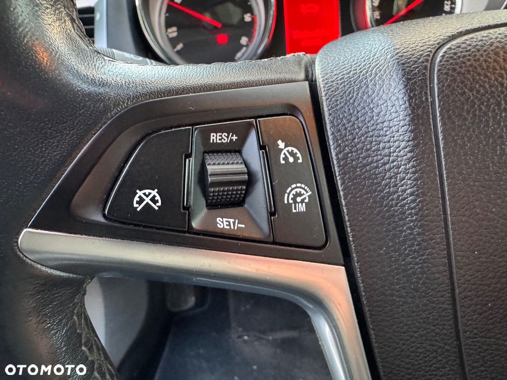 Opel Astra 1.6 CDTI Cosmo - 14