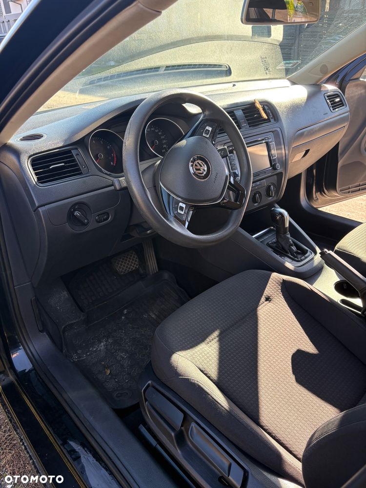 Volkswagen Jetta - 7