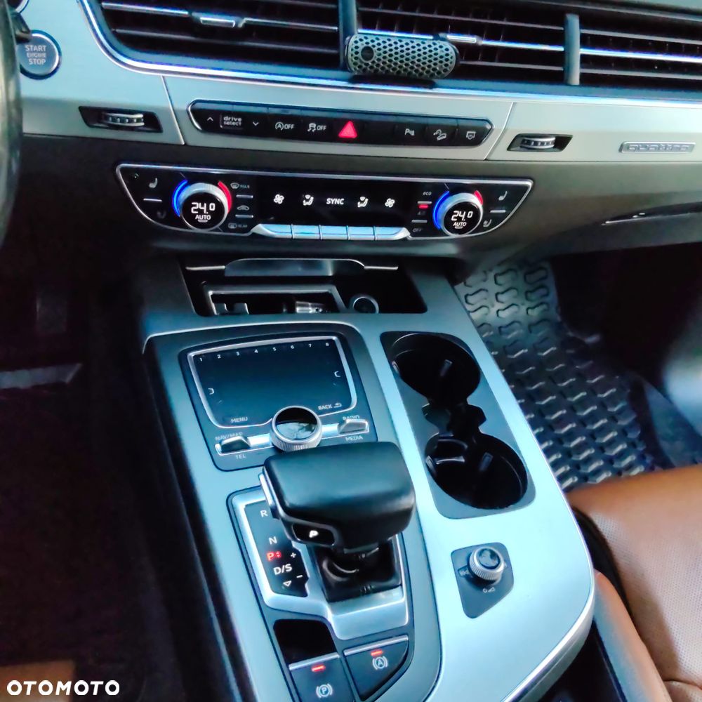 Audi Q7 - 17