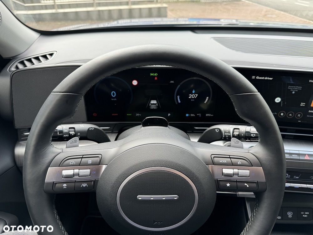 Hyundai Kona 65kWh Executive - 12