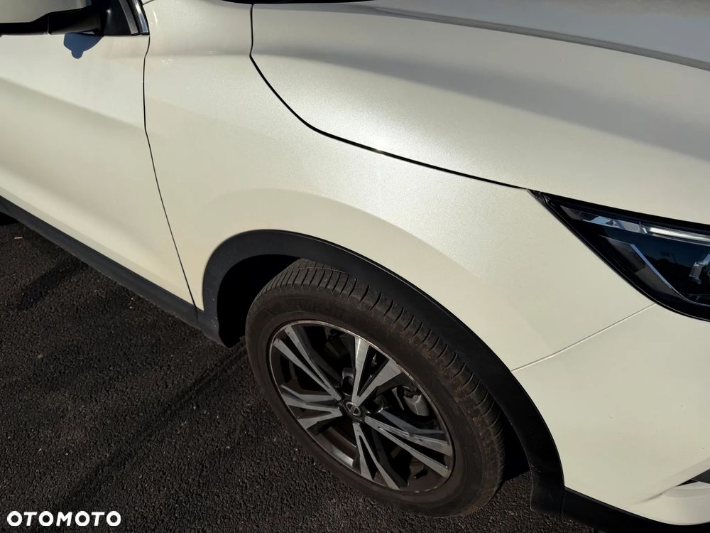 Nissan Qashqai 1.3 DIG-T N-Connecta DCT - 24