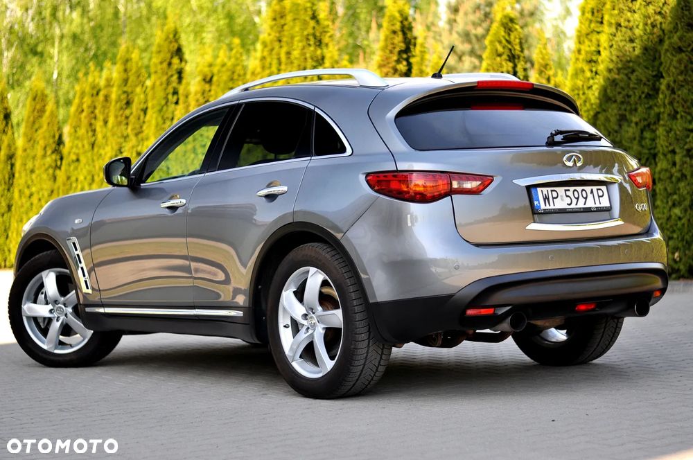 Infiniti QX70 - 4