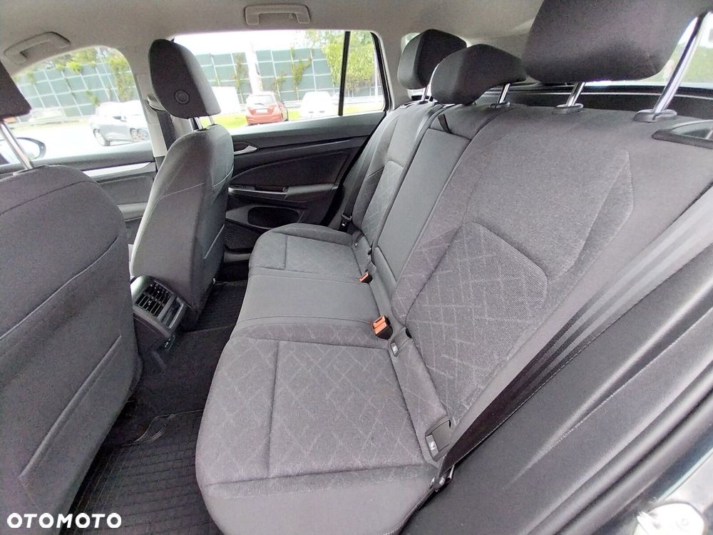 Volkswagen Golf - 10